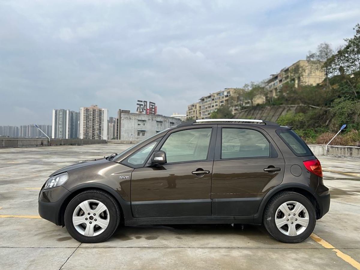 2013年6月鈴木 天語 SX4  2013款 酷銳 1.6L 自動運動型