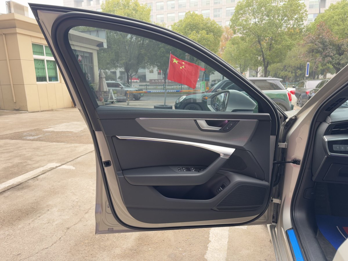 奧迪 奧迪A6L  2023款 改款 40 TFSI 豪華動感型圖片