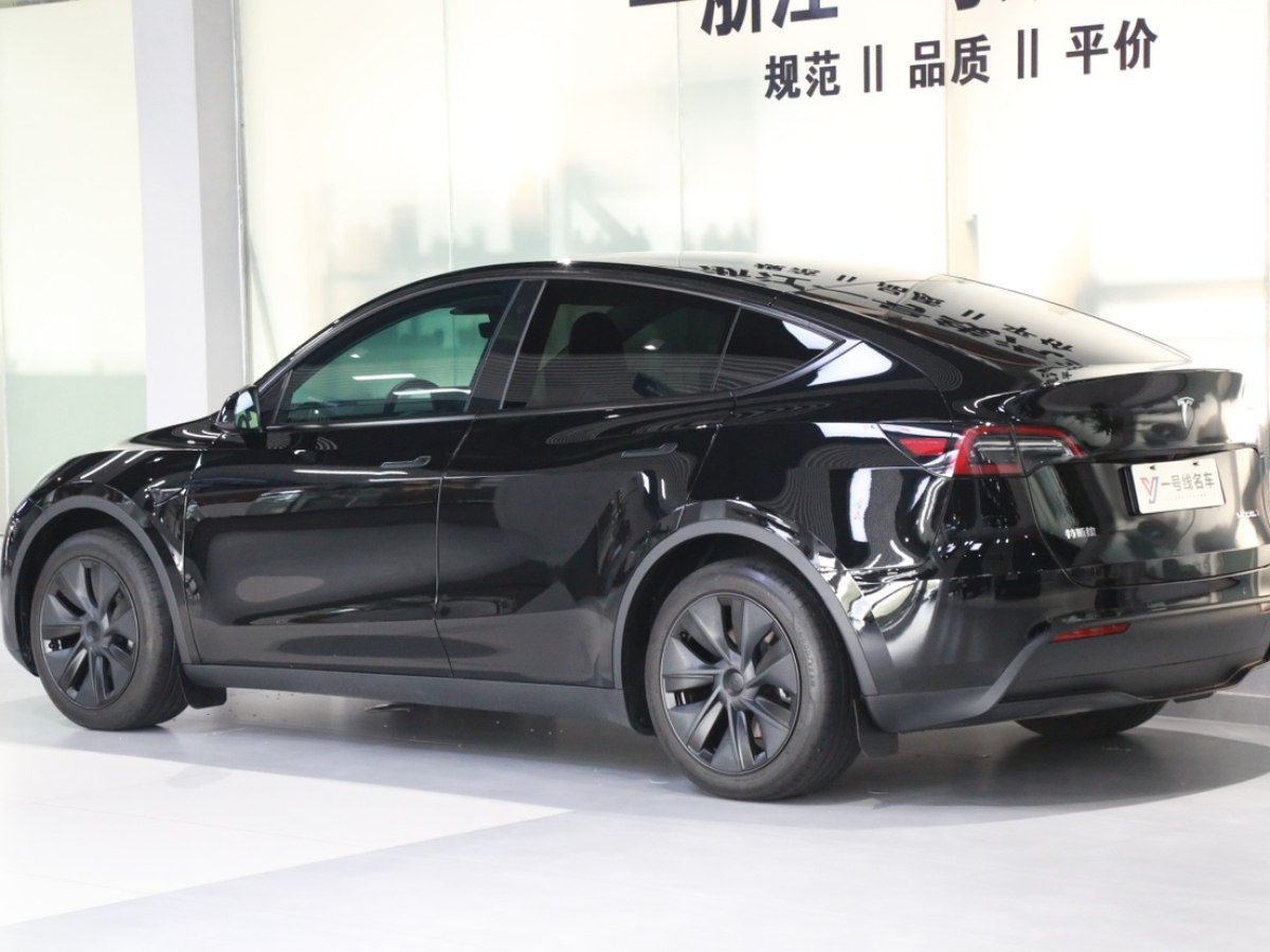 特斯拉 Model 3  2023款 后輪驅(qū)動版圖片