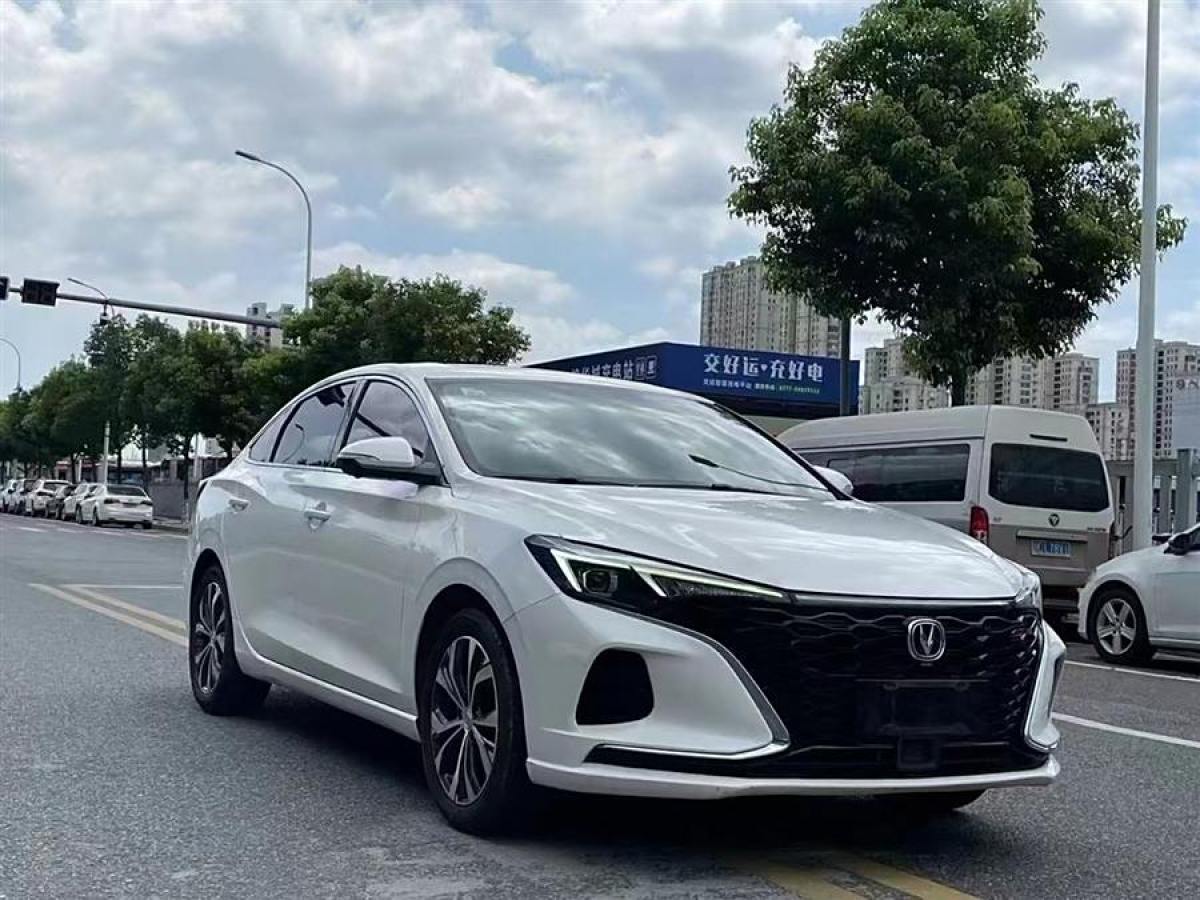 長(zhǎng)安 逸動(dòng)  2021款 PLUS 藍(lán)鯨NE 1.4T GDI DCT旗艦型圖片