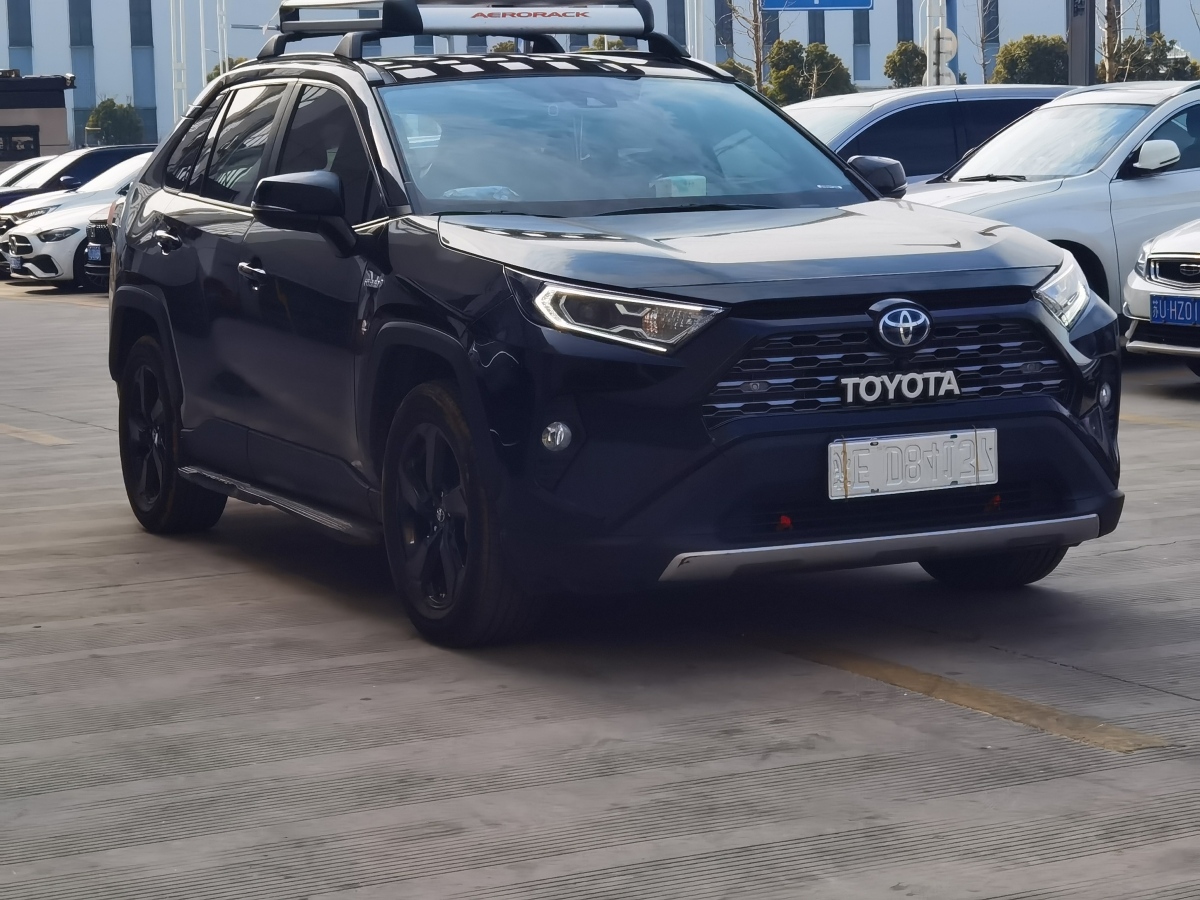 豐田 RAV4榮放  2022款 雙擎 2.5L CVT四驅(qū)旗艦版圖片