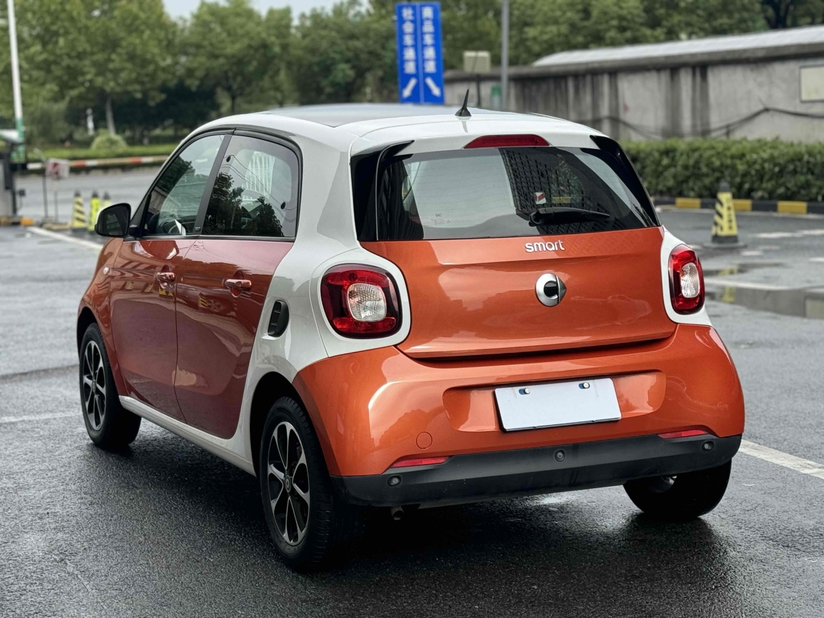 smart forfour  2016款 1.0L 52千瓦激情版圖片