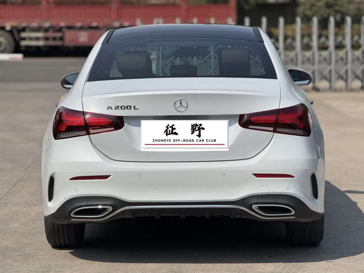 奔馳 奔馳A級  2021款 A 200 L 運動轎車時尚型圖片