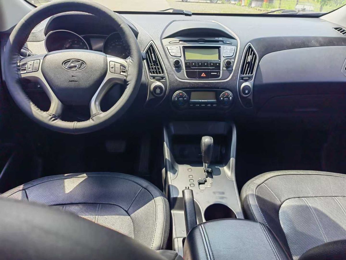 現(xiàn)代 ix35  2012款 2.0 GLS 兩驅(qū)精英天窗型圖片