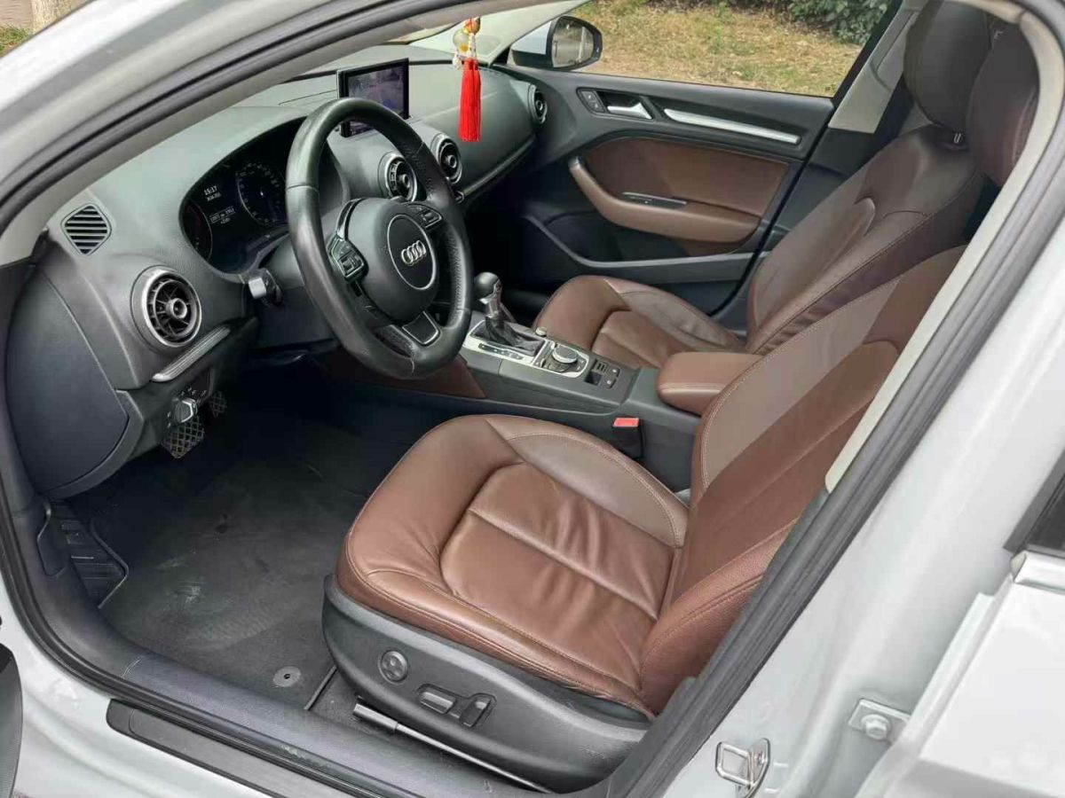 奧迪 奧迪A3  2015款 A3 1.4TFSI 35TFSI 百萬(wàn)紀(jì)念智領(lǐng)型圖片