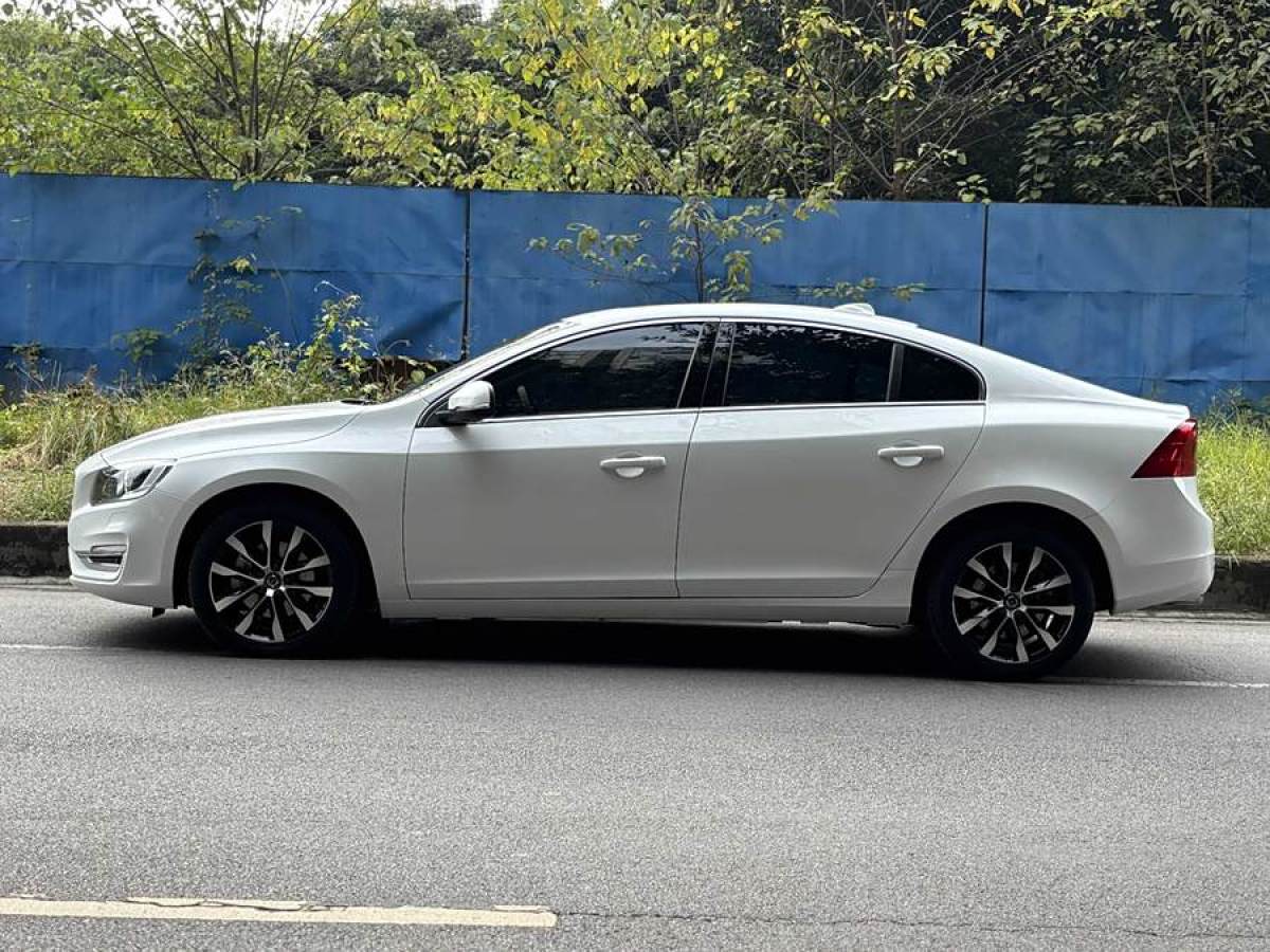 沃爾沃 S60L  2018款 T3 智進(jìn)進(jìn)取版圖片