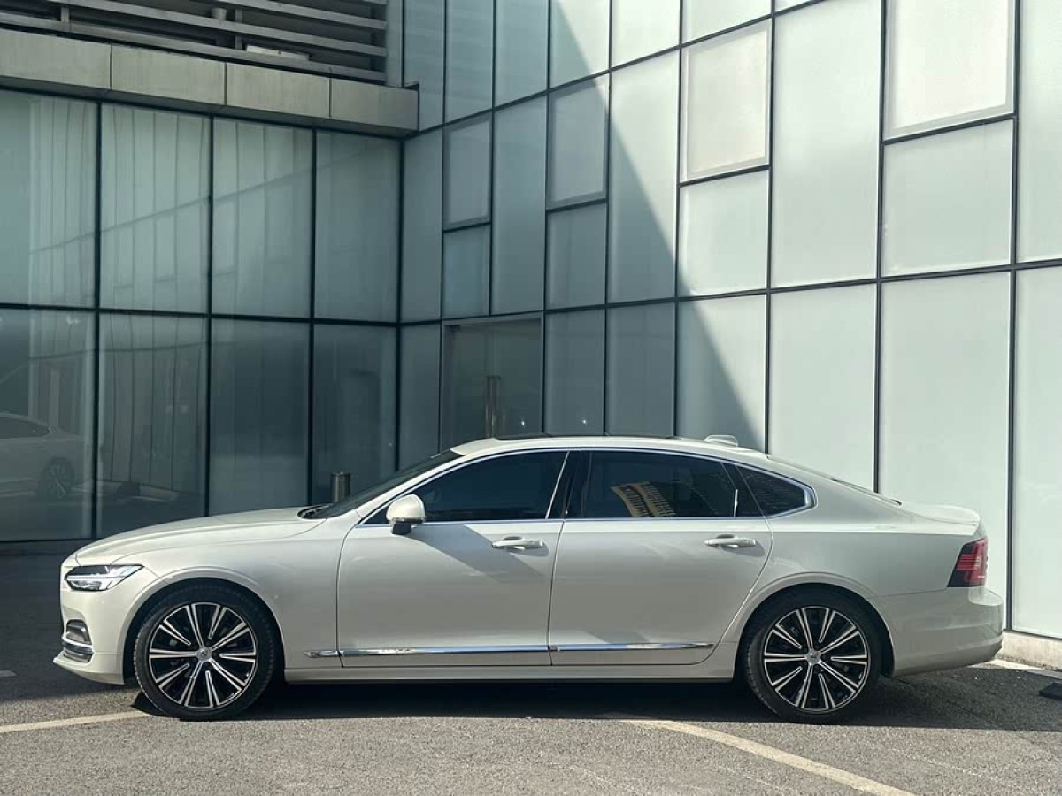 沃爾沃 S90  2022款 B5 智遠(yuǎn)豪華版圖片