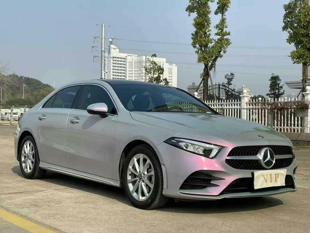 奔馳 奔馳GLE  2020款  GLE 350 4MATIC 時(shí)尚型圖片