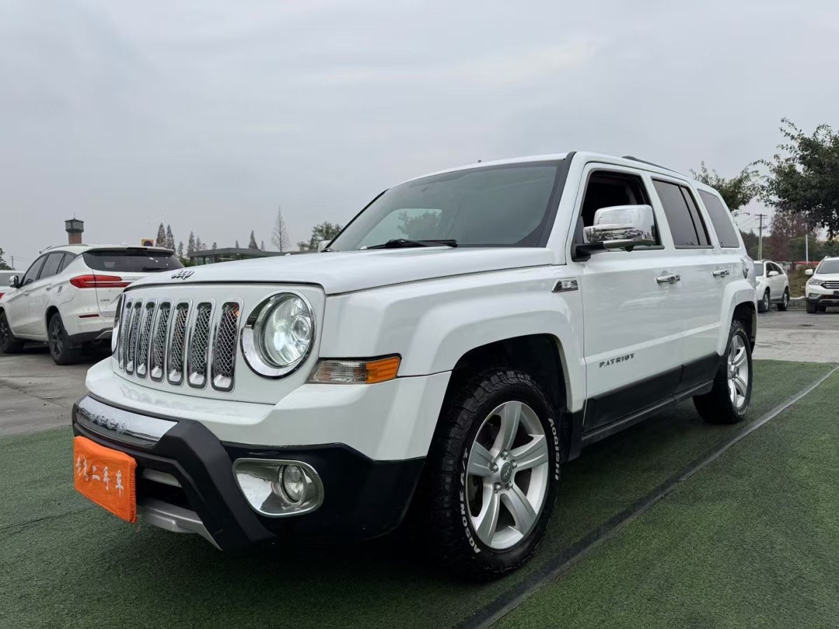 Jeep 自由客  2014款 2.0L 運動增強版圖片