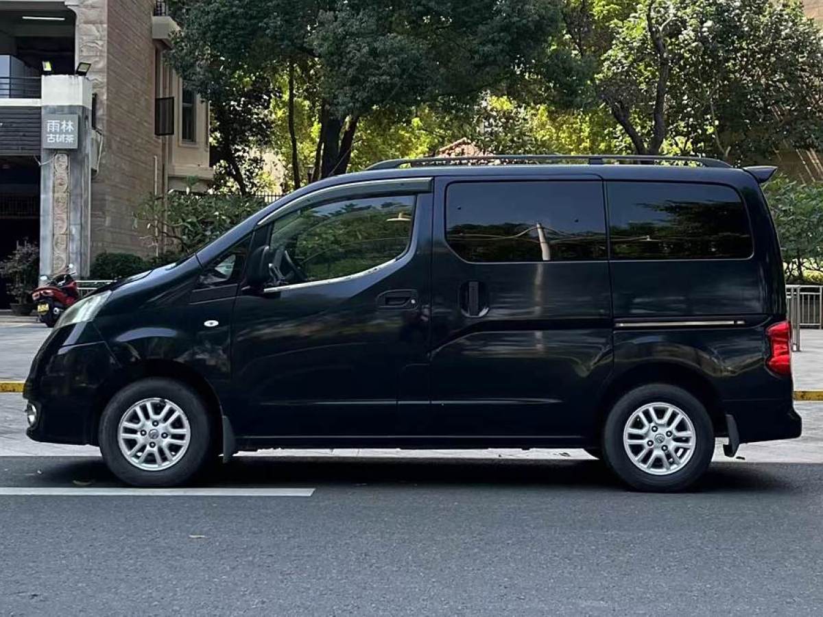 2013年10月日產(chǎn) NV200  2013款 1.6L 豪華型 國(guó)IV