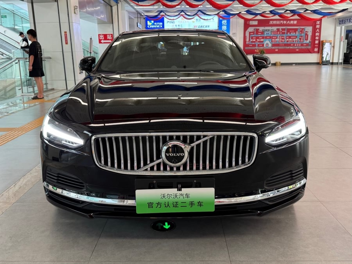 沃爾沃 S90新能源  2025款 插電式混動 四驅長續(xù)航智雅豪華版圖片