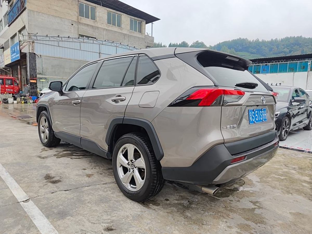 豐田 RAV4榮放  2023款 2.0L CVT兩驅(qū)風(fēng)尚版圖片