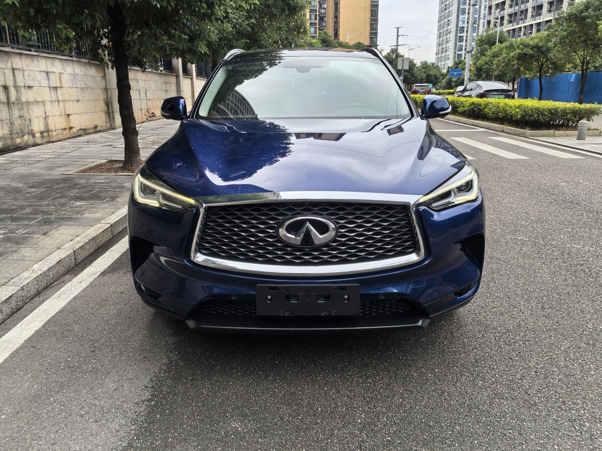 2020年8月英菲尼迪 QX50  2020款 改款 2.0T 四驅(qū)菁英版