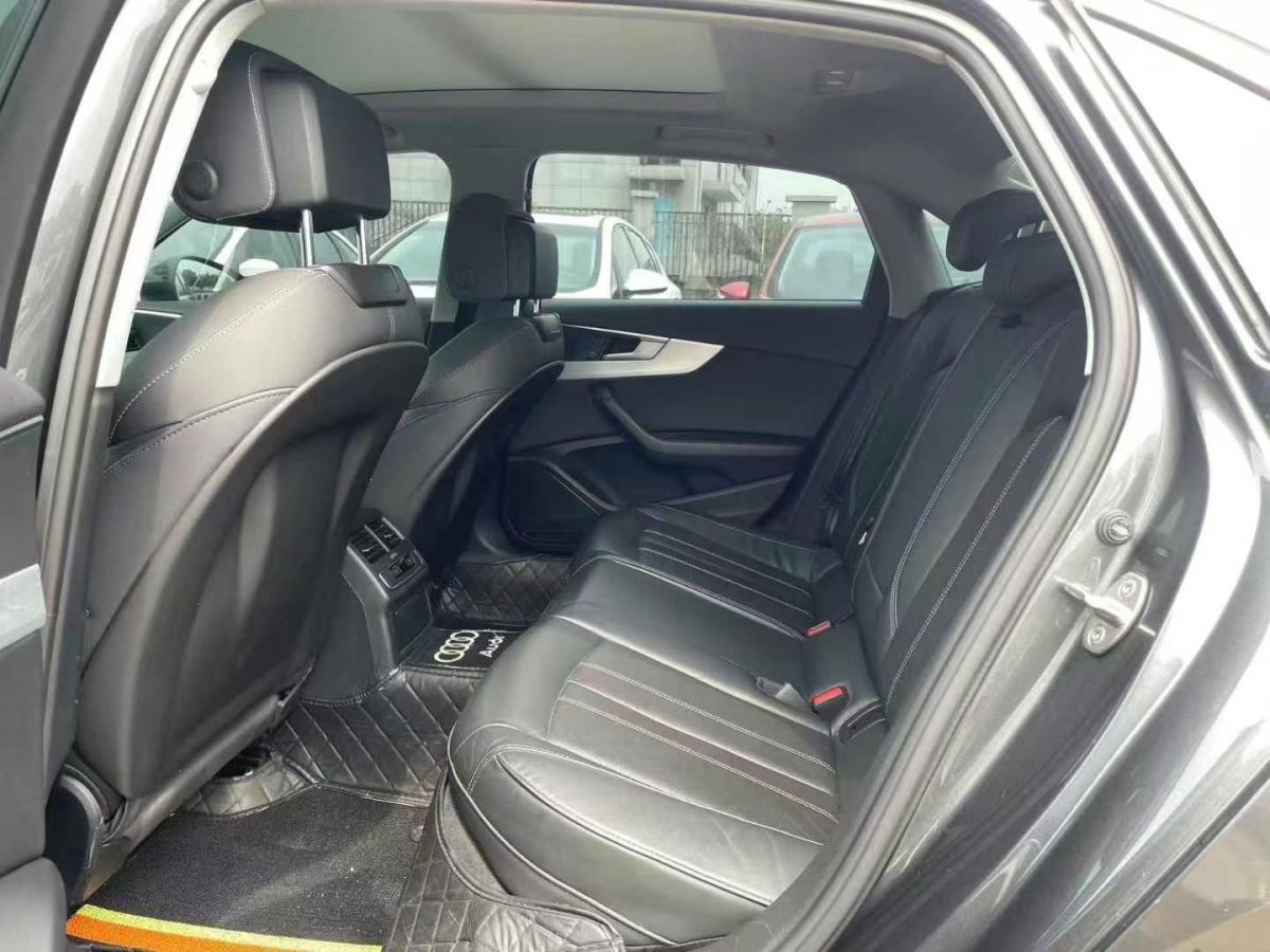 奧迪 奧迪A4L  2022款 35 TFSI 時(shí)尚動(dòng)感型圖片