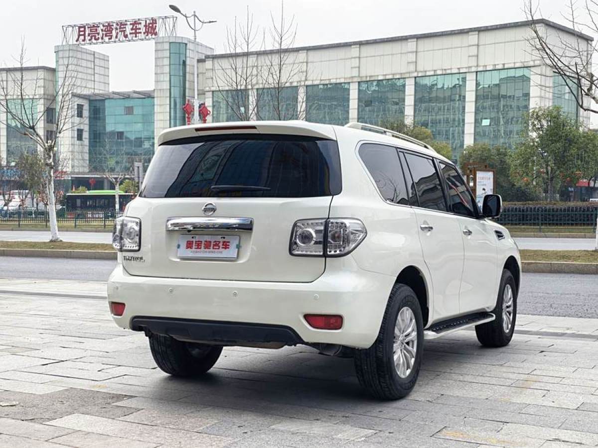 日產(chǎn) 途樂(lè)  2018款 4.0L 領(lǐng)英型圖片