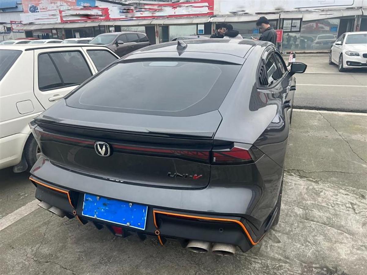 長(zhǎng)安 長(zhǎng)安UNI-V  2022款 1.5T 運(yùn)動(dòng)版圖片