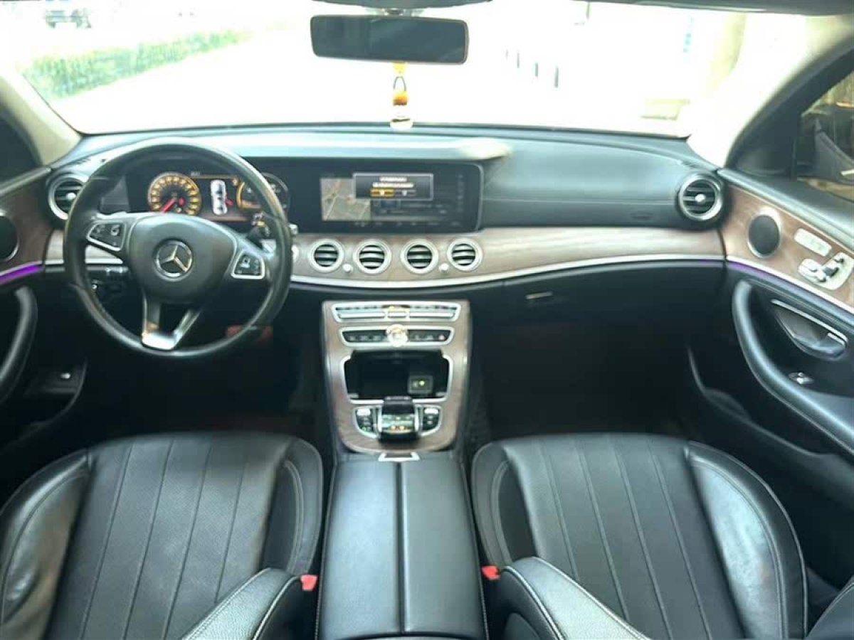 奔馳 奔馳E級(jí)  2018款 改款 E 300 L 豪華型圖片
