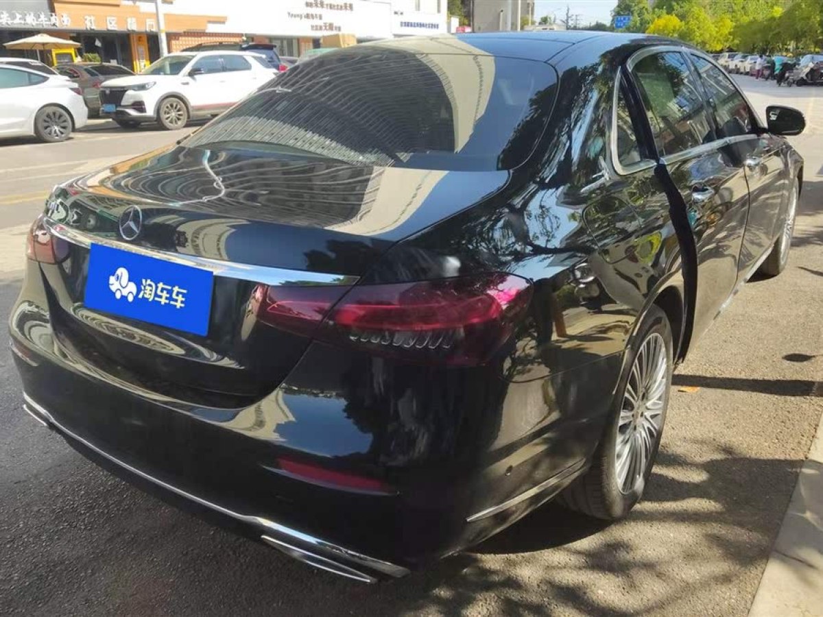 奔馳 奔馳E級  2021款 改款 E 300 L 尊貴型圖片