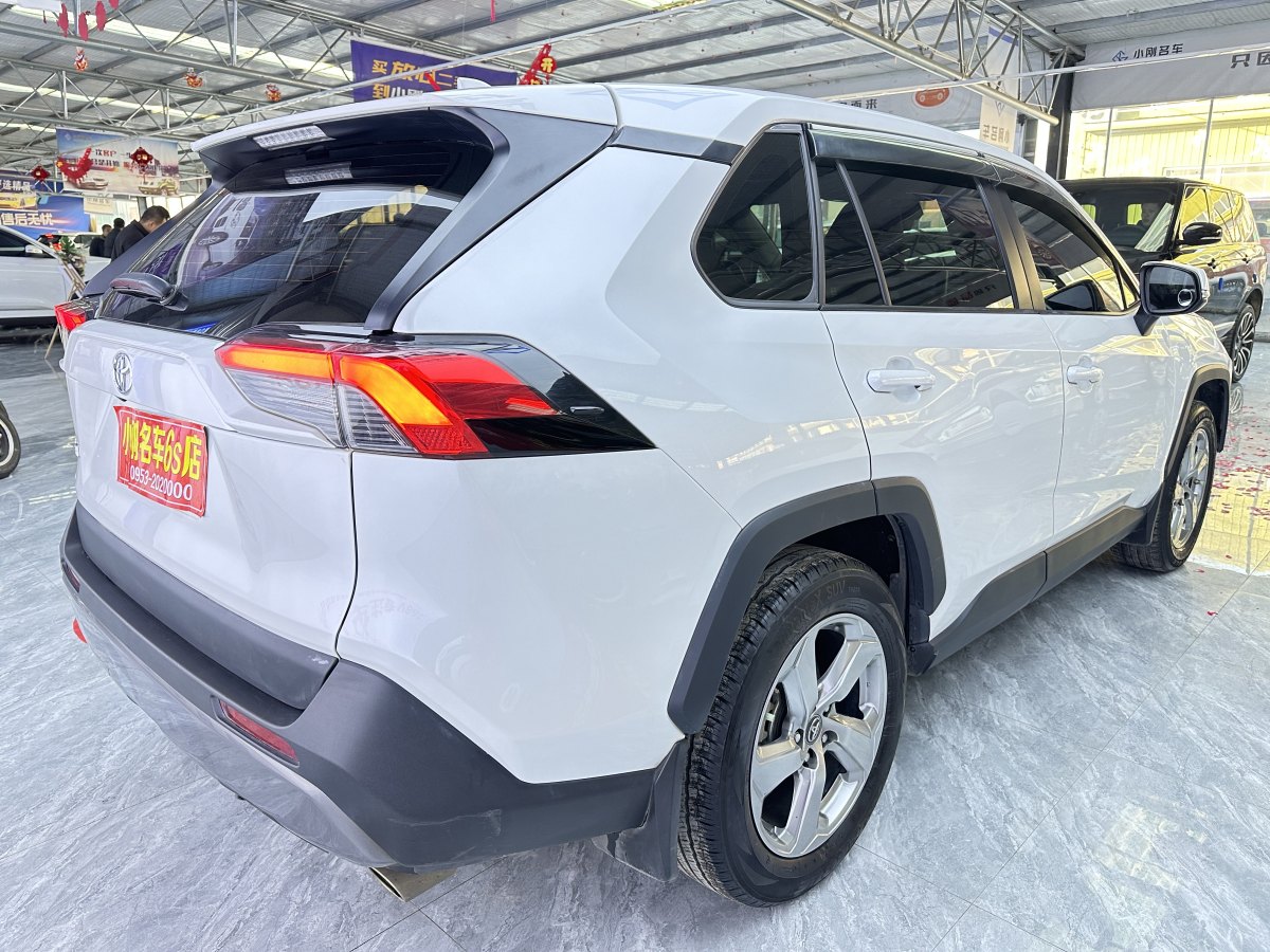 豐田 RAV4  2018款 榮放 2.0L CVT兩驅風尚版圖片