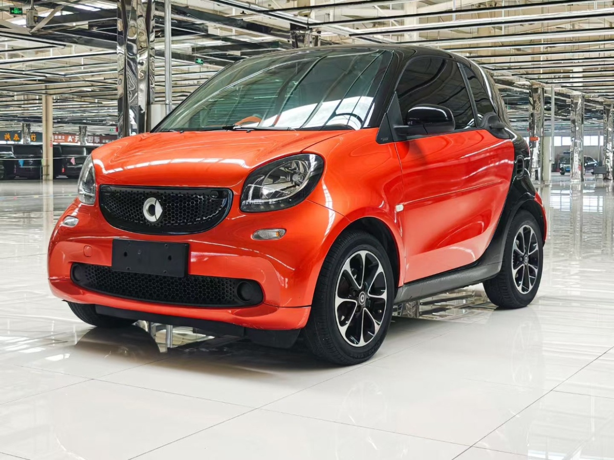 2016年03月smart fortwo  2015款 1.0L 52千瓦硬頂激情版