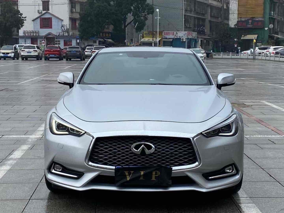 英菲尼迪 Q60  2019款 2.0T 豪華版圖片