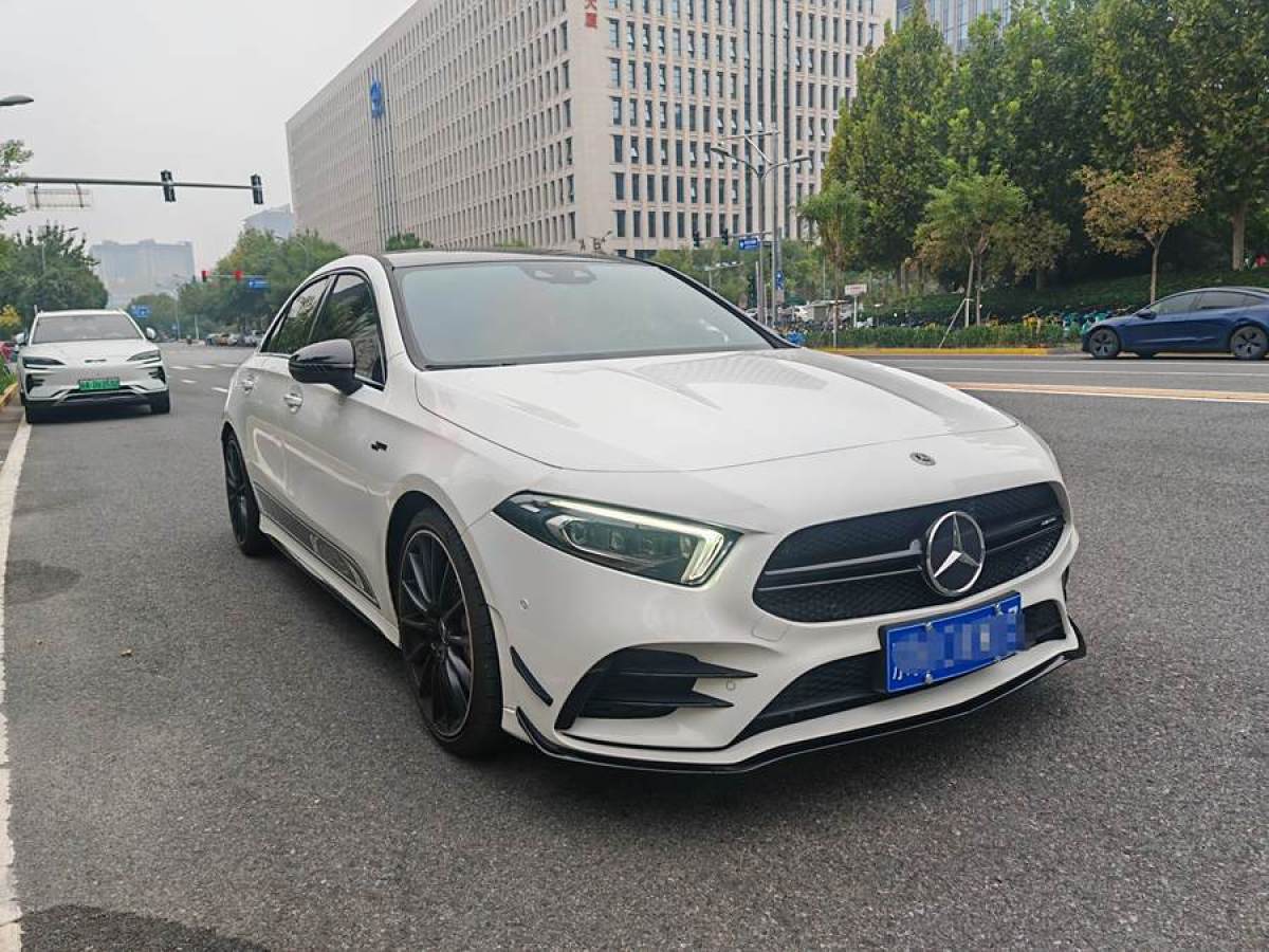 奔馳 奔馳A級AMG  2023款 AMG A 35 4MATIC圖片