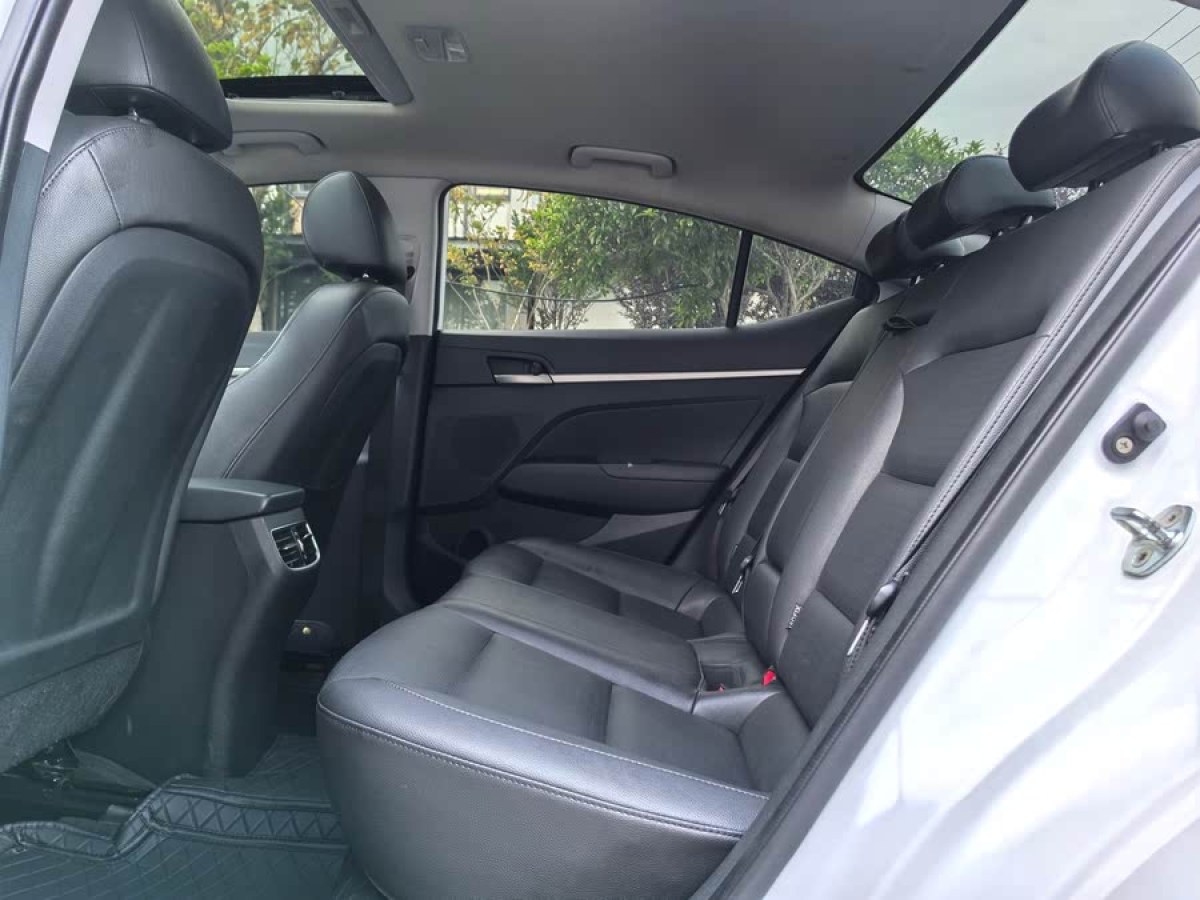 現(xiàn)代 領(lǐng)動(dòng)  2019款 1.5L CVT智炫?精英型圖片