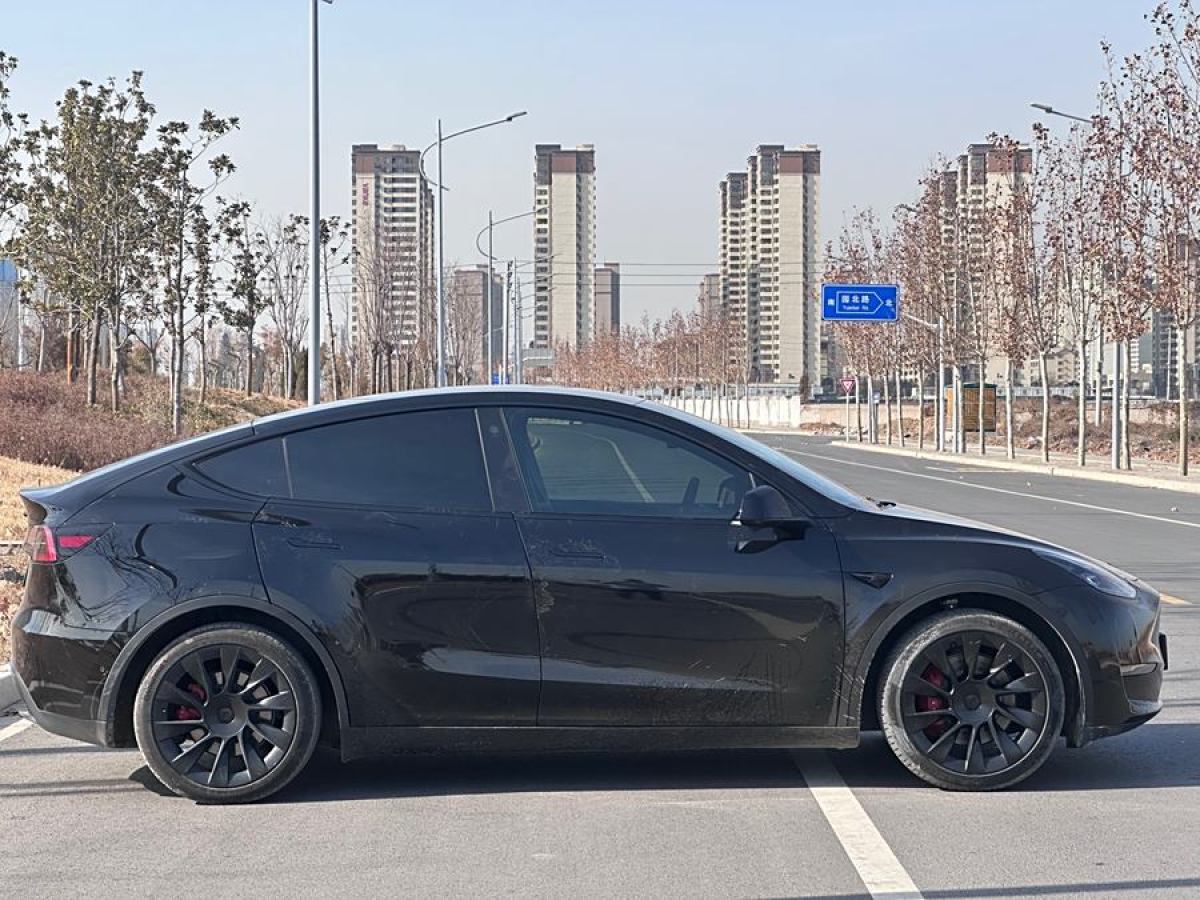 特斯拉 Model 3  2021款 改款 標(biāo)準(zhǔn)續(xù)航后驅(qū)升級(jí)版圖片