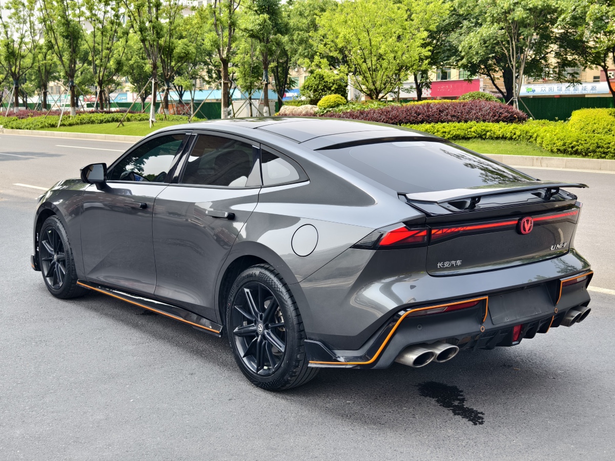 長安 長安UNI-V  2022款 1.5T 運動版圖片
