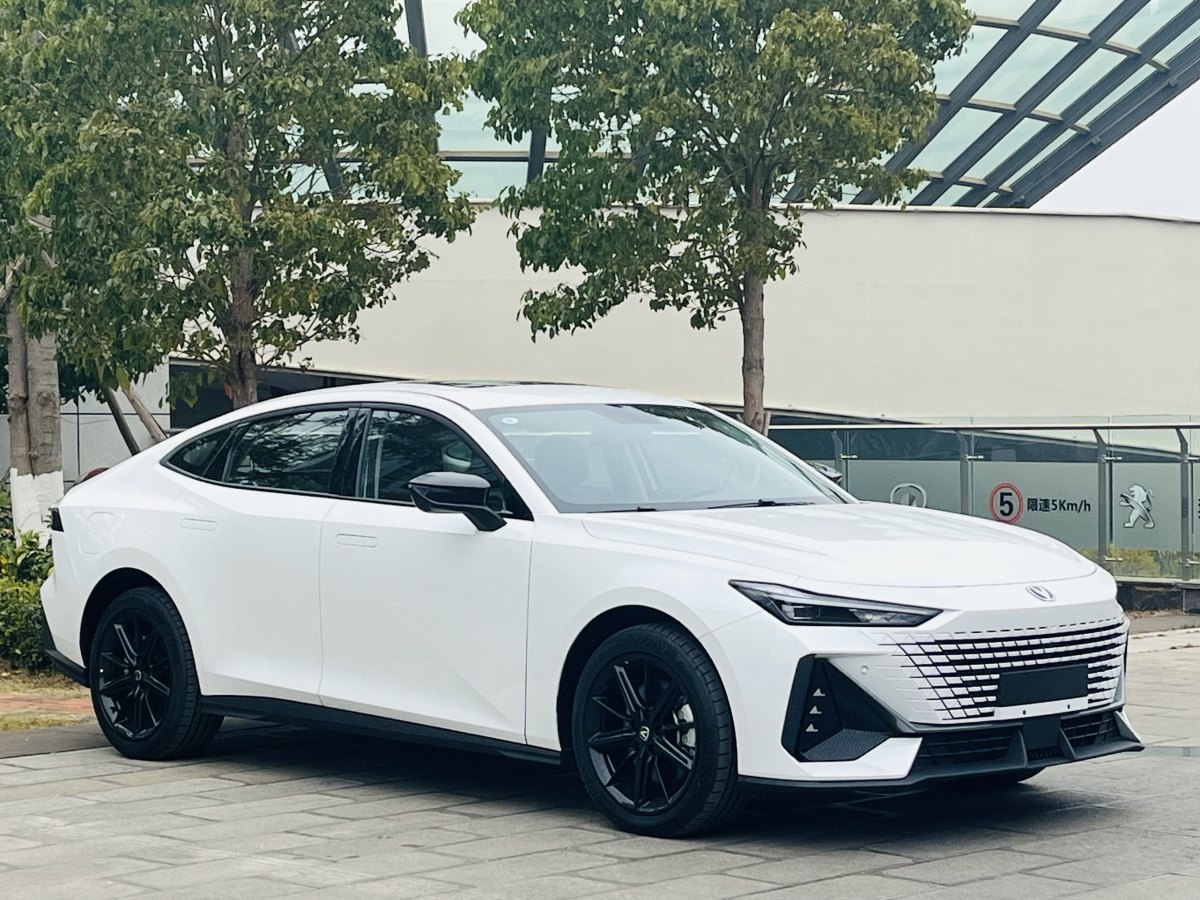 長(zhǎng)安 長(zhǎng)安UNI-V 智電iDD  2023款 智電iDD 1.5T 113km智趣型（飛快版）圖片