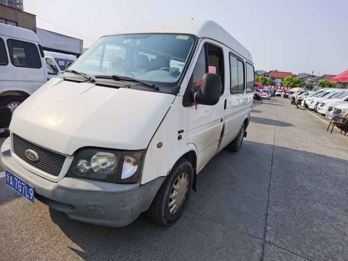 江鈴 全順  2013款 新世代 2.4T 后雙胎加長(zhǎng)軸中頂普通型3-17座圖片