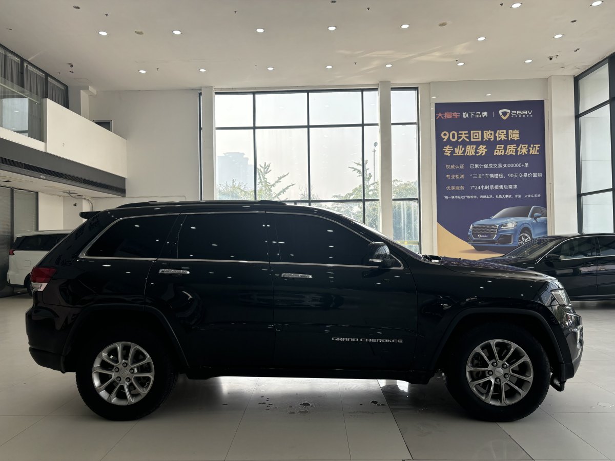 2014年4月Jeep 大切諾基  2014款 3.0L 舒享導(dǎo)航版