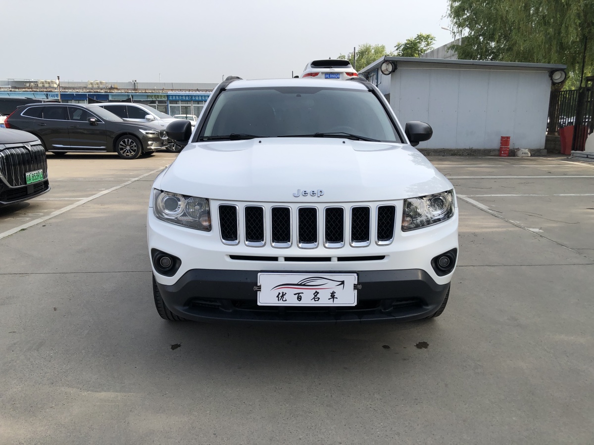 Jeep 指南者  2013款 2.0L 兩驅(qū)運動版圖片