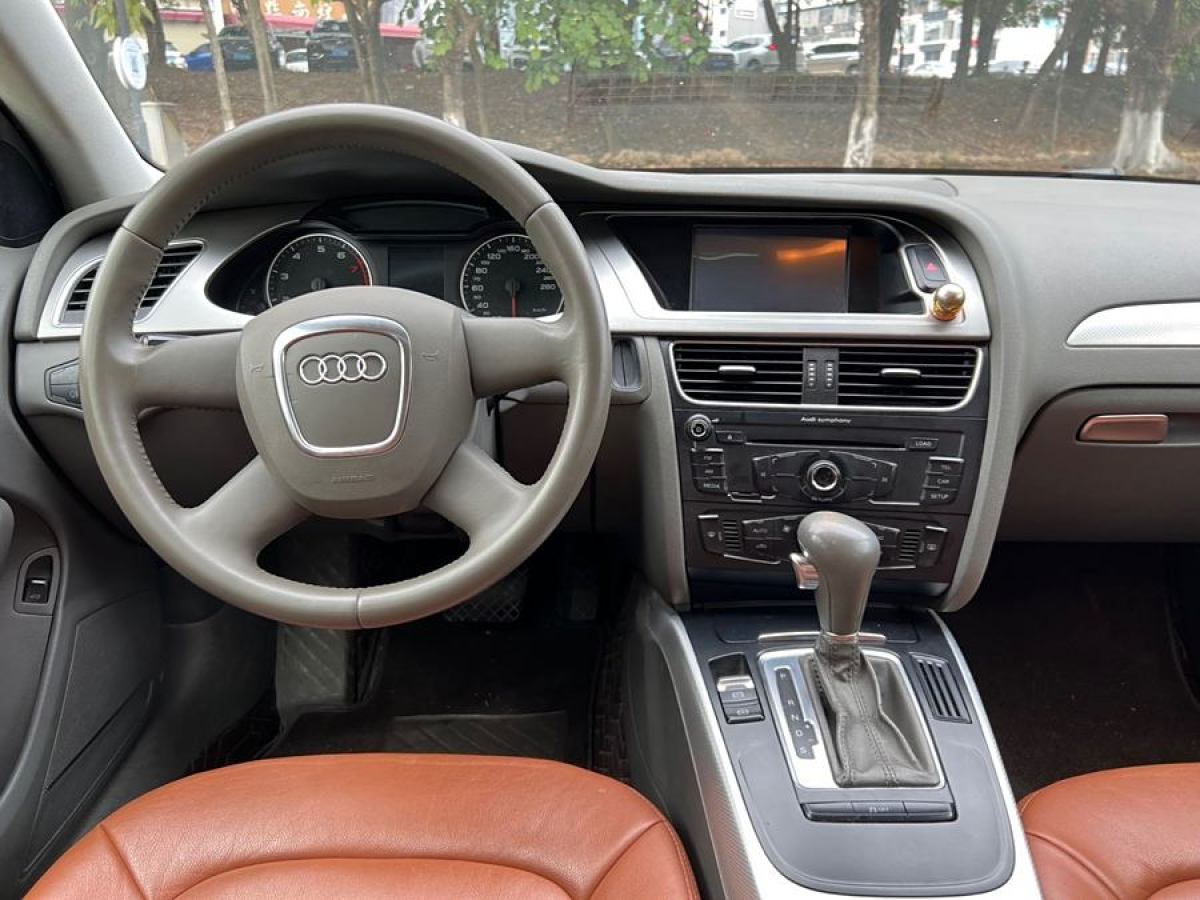 奧迪 奧迪A4L  2011款 2.0 TFSI 標(biāo)準(zhǔn)型圖片