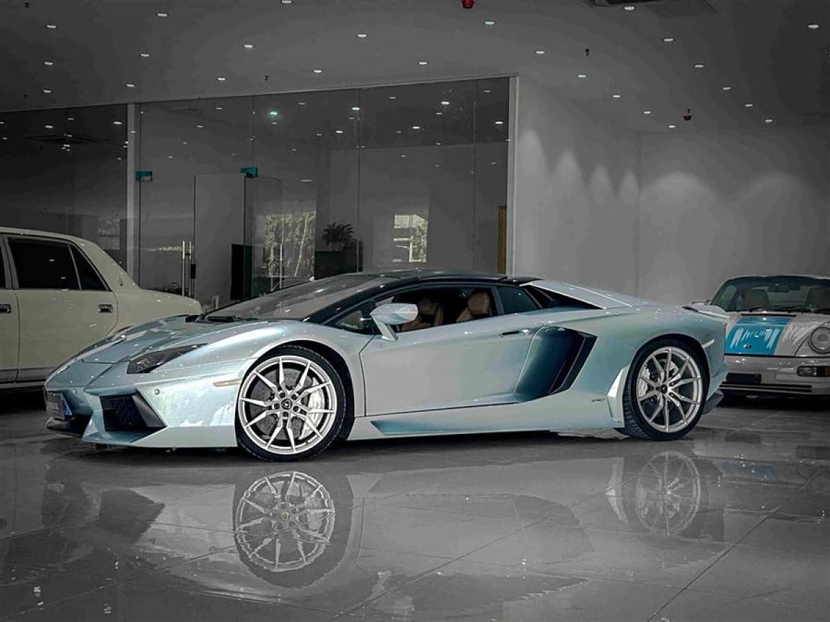 蘭博基尼 Aventador  2013款 LP 700-4 Roadster圖片