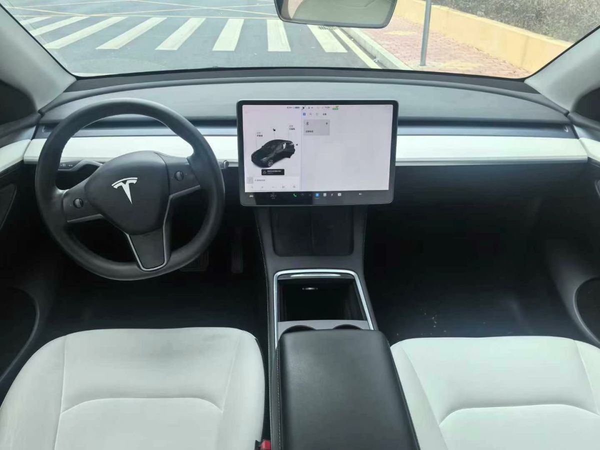 特斯拉 Model Y  2021款 標準續(xù)航后驅(qū)版圖片