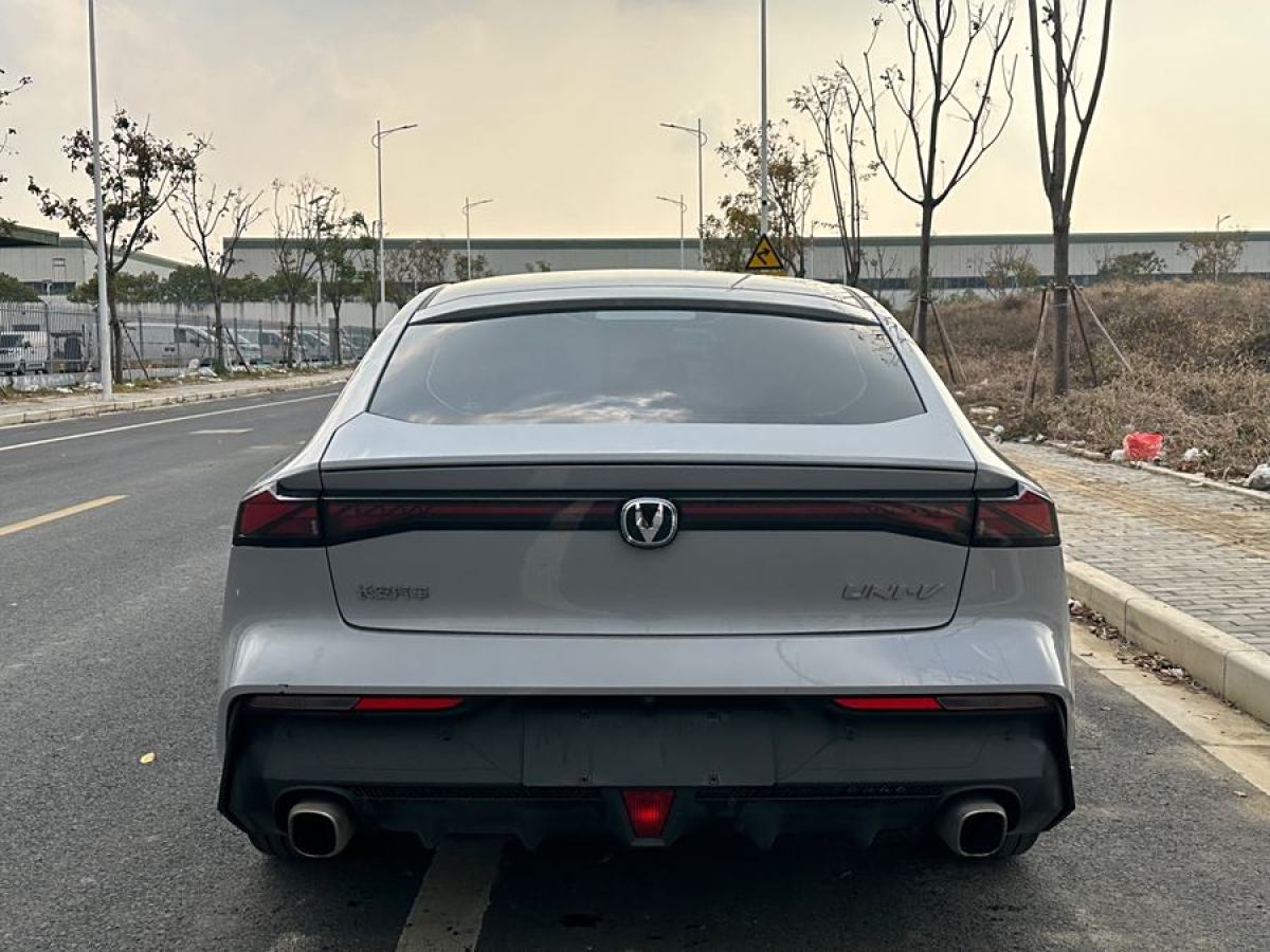 長(zhǎng)安 長(zhǎng)安UNI-V  2022款 1.5T 尊貴型圖片