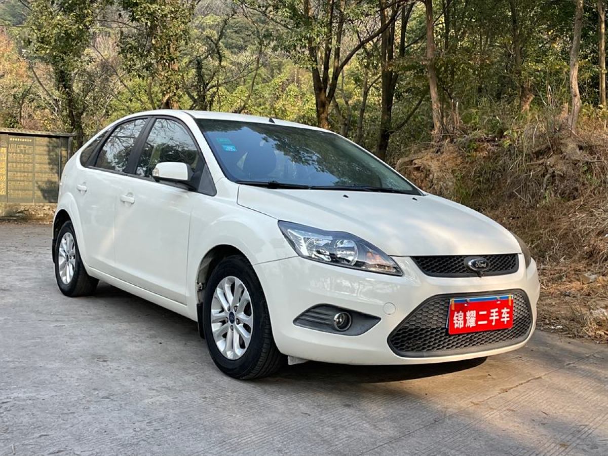 福特 ?？怂? 2013款 兩廂經(jīng)典 1.8L 手動基本型圖片