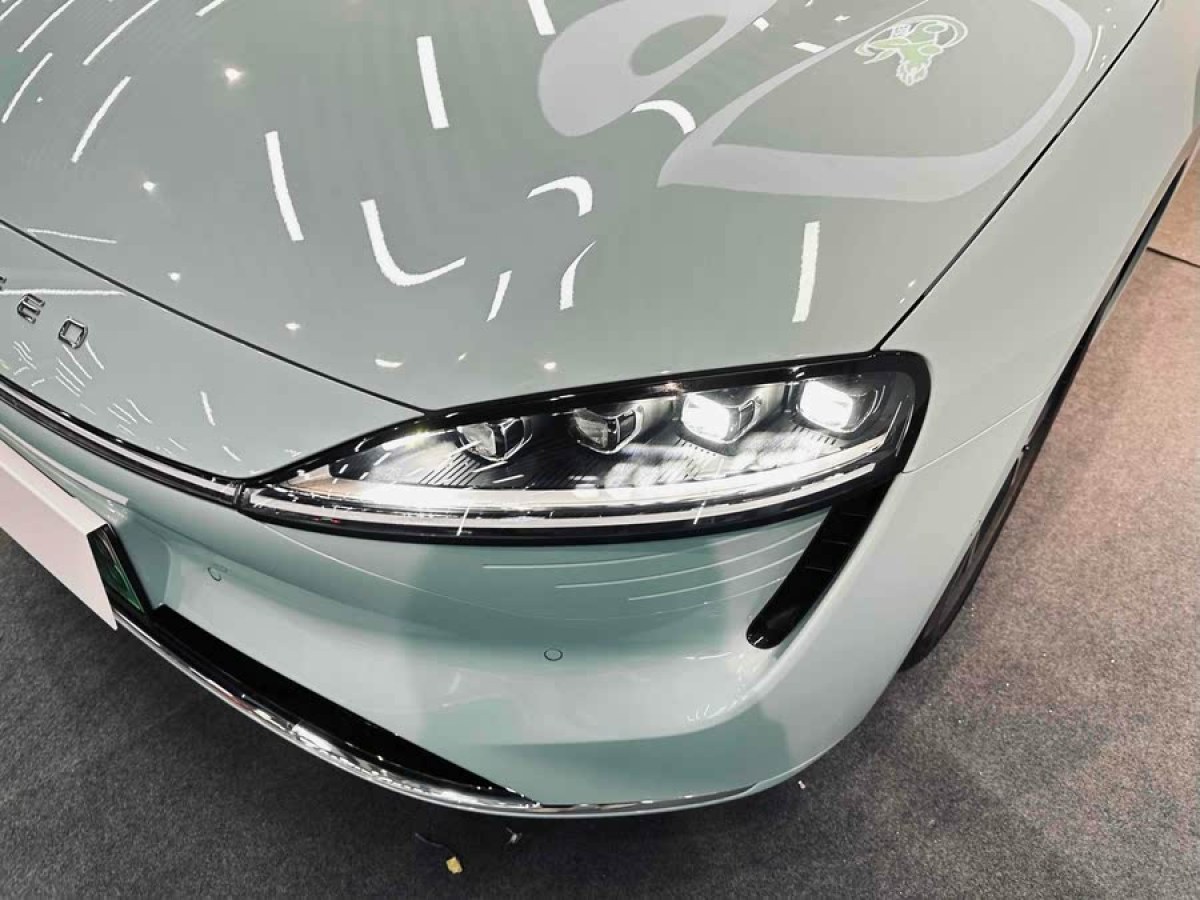 智界汽車 智界S7  2025款 Pro 后驅(qū)長(zhǎng)續(xù)航版圖片
