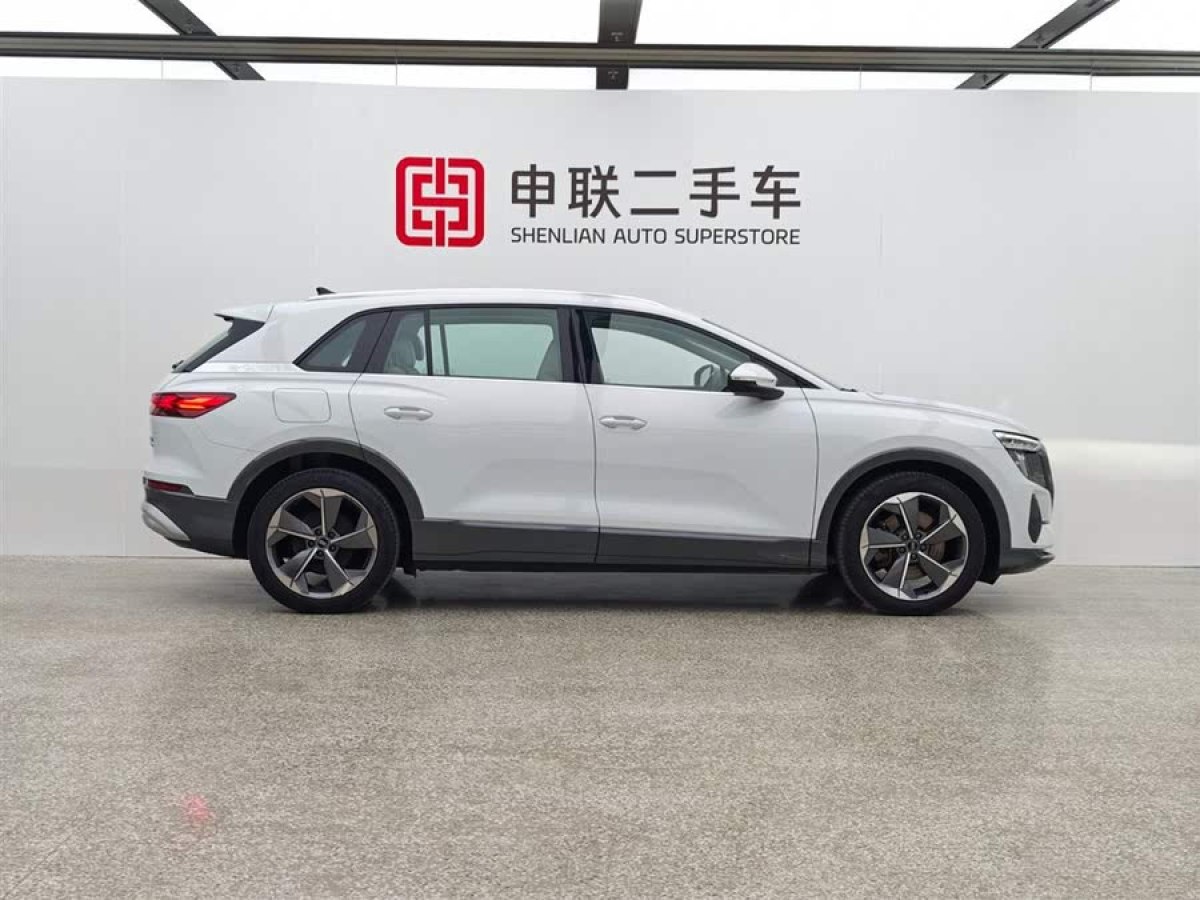 奧迪 奧迪Q5 e-tron  2022款 40 e-tron 星耀型 錦衣套裝圖片