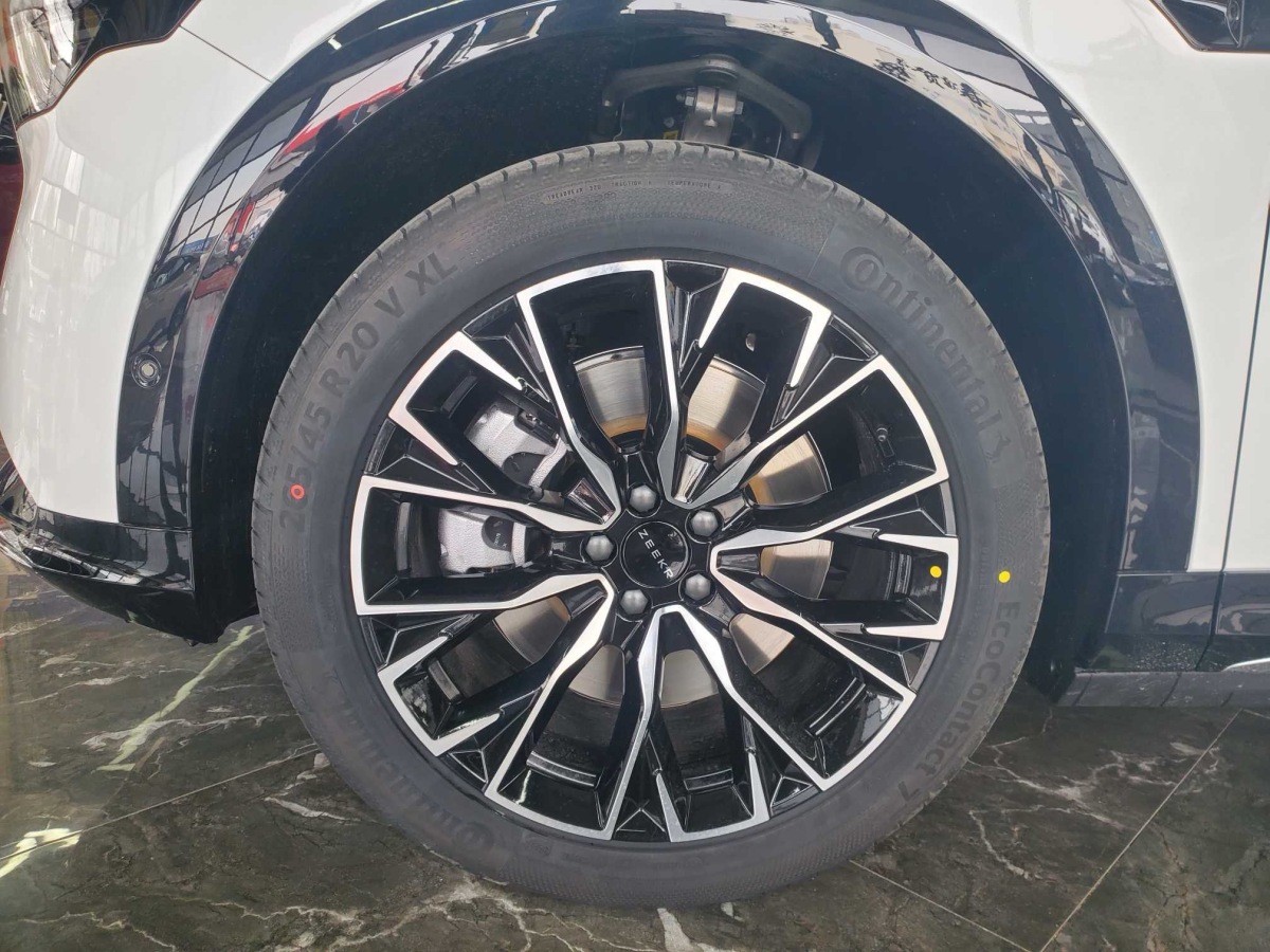 極氪 極氪7X  2025款 75kWh 后驅(qū)智駕版圖片