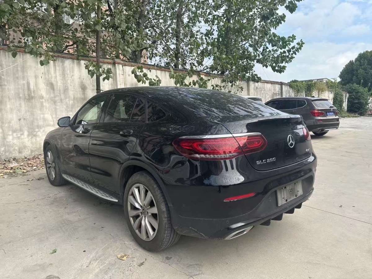 奔馳 奔馳GLC  2022款 改款 GLC 260 4MATIC 轎跑SUV圖片