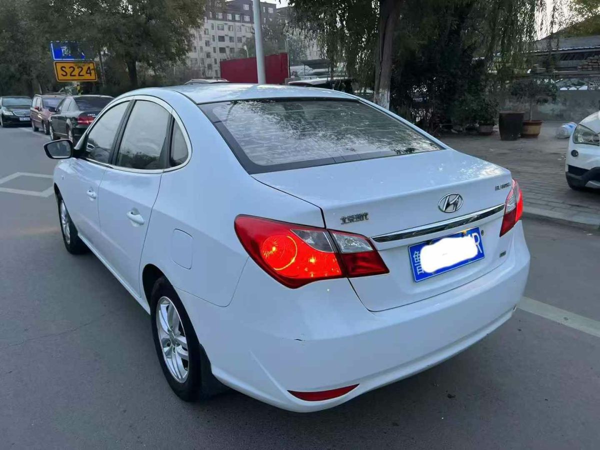 現(xiàn)代 悅動  2015款 1.6L 手動舒適型圖片