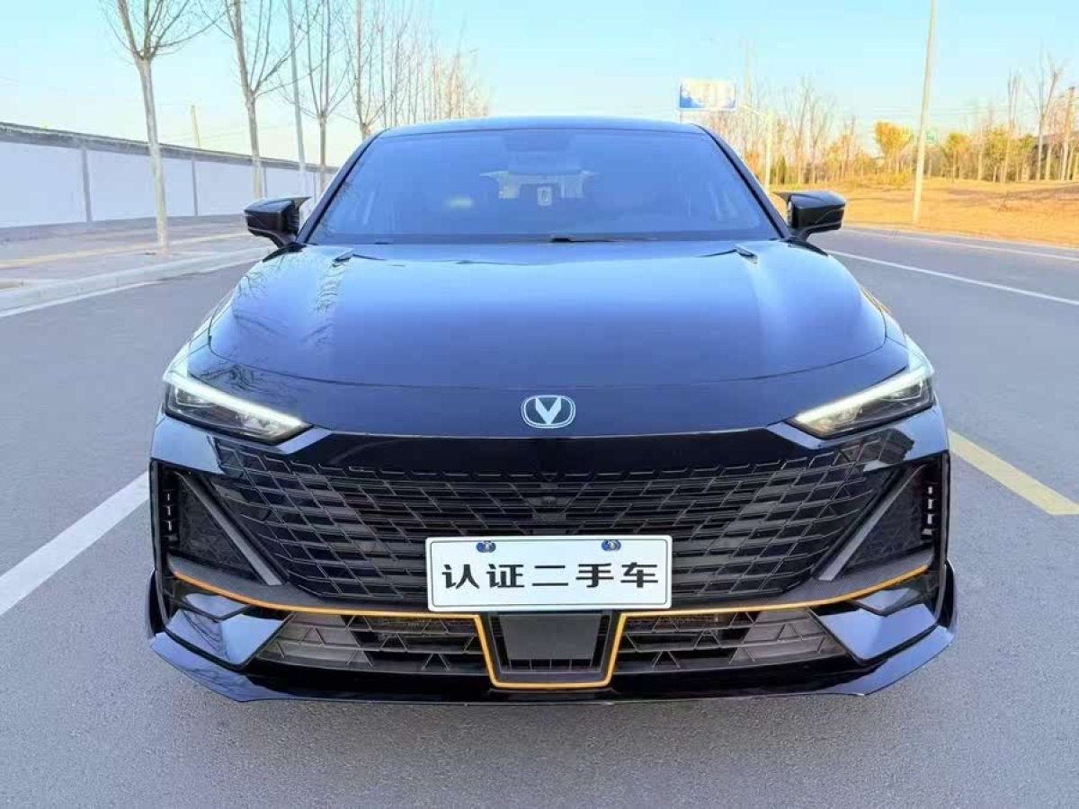 長(zhǎng)安 長(zhǎng)安UNI-V  2022款 1.5T 運(yùn)動(dòng)版圖片