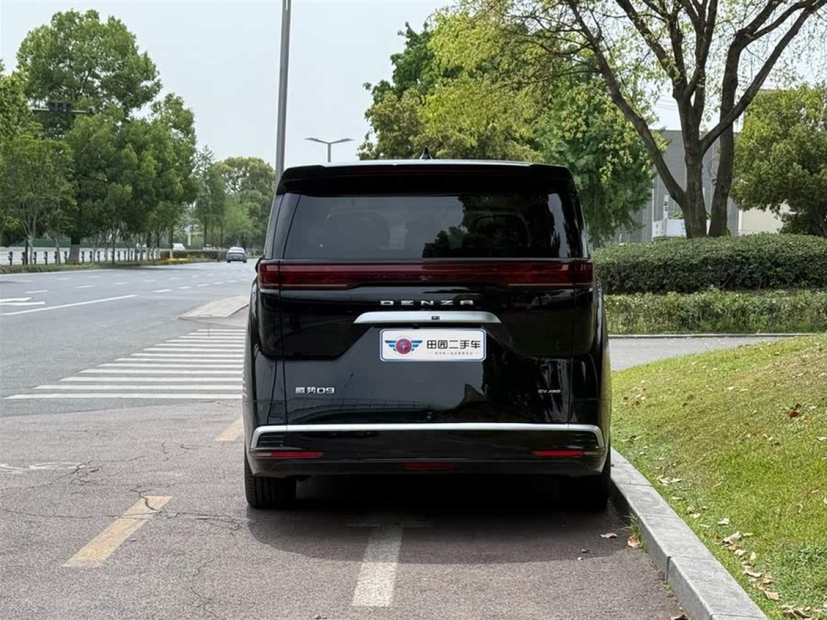 騰勢 騰勢D9  2022款 EV 600 四驅(qū)尊榮型圖片