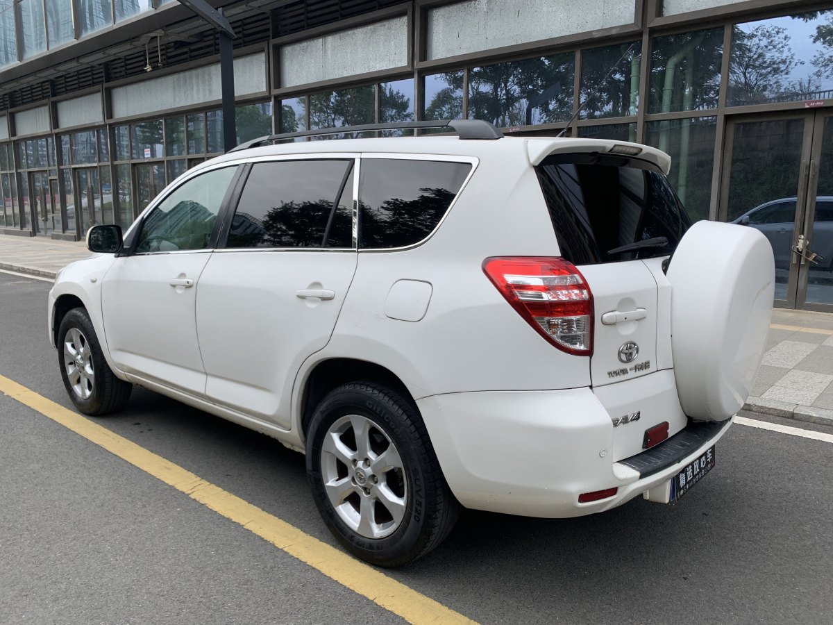 豐田 RAV4  2019款 榮放 2.0L CVT兩驅(qū)先鋒版圖片