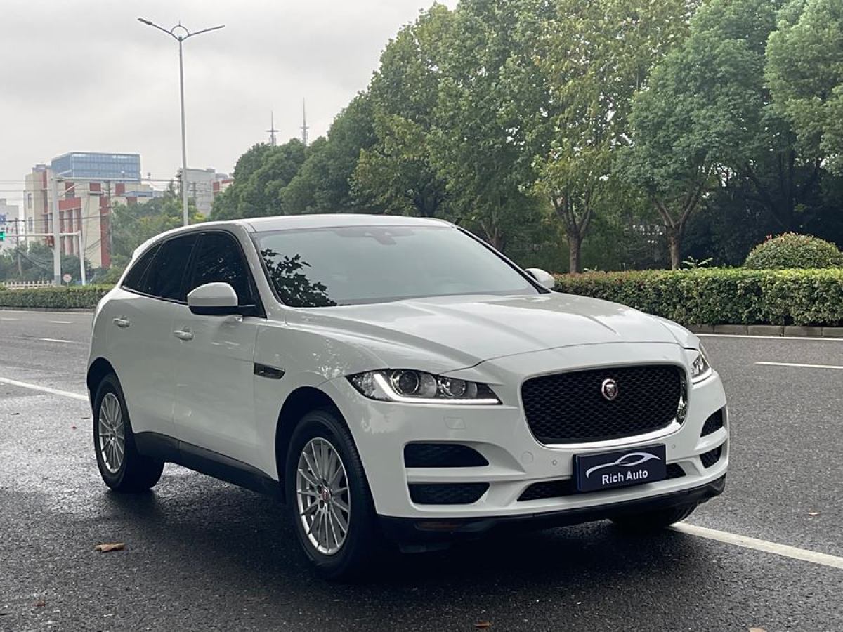 2016年10月捷豹 F-PACE  2016款 2.0T 兩驅(qū)都市尊享版