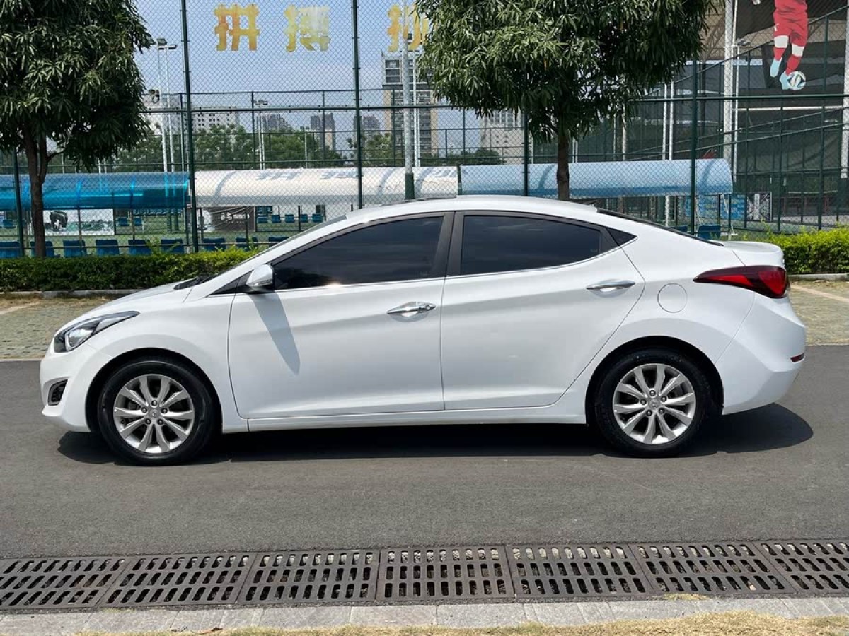 現(xiàn)代 朗動(dòng)  2016款 1.6L 自動(dòng)尊貴型圖片