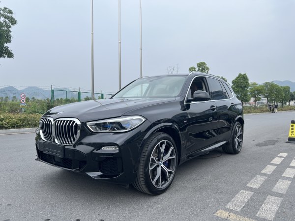 宝马 宝马X5  2020款 xDrive40i 尊享型 M运动套装