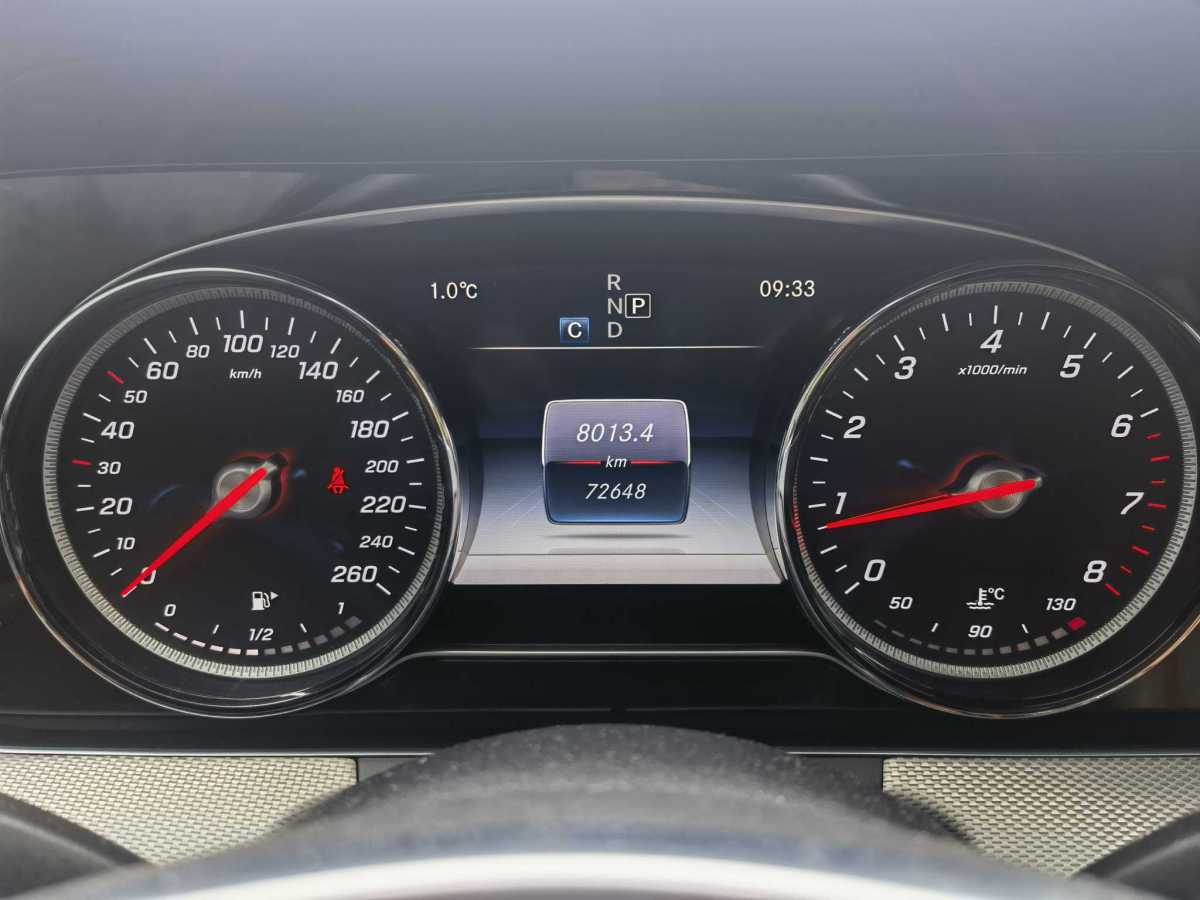 2017年4月奔驰 奔驰E级  2017款 改款 E 200 运动型 4MATIC